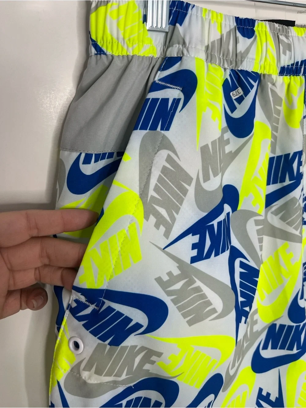 Nike Boys Printed Shorts Size XL
